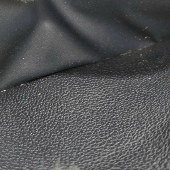 Louis Vuitton Black Leather Wallet Sleek Design - Picture 7 of 10